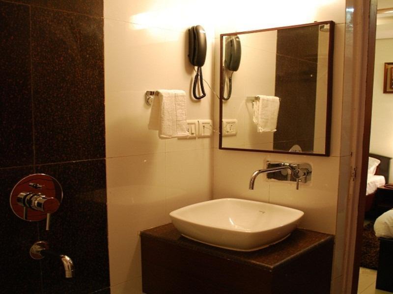 باتنا Hotel Elevens Inn المظهر الخارجي الصورة